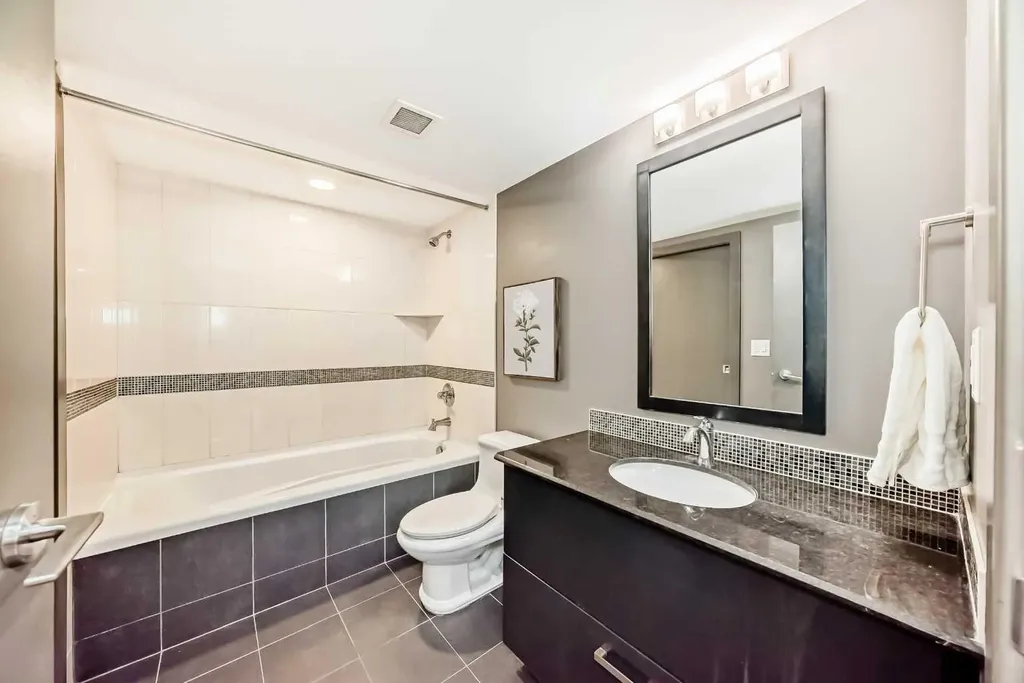 888 4 Avenue SW Calgary AB T2P 0V2
