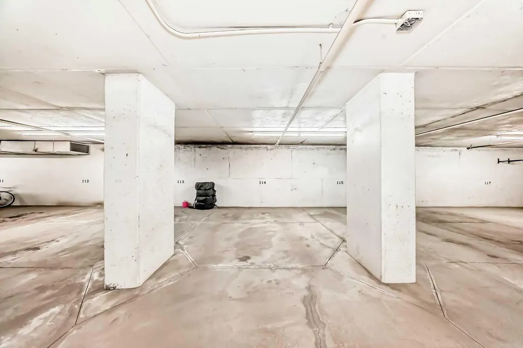 888 4 Avenue SW Calgary AB T2P 0V2