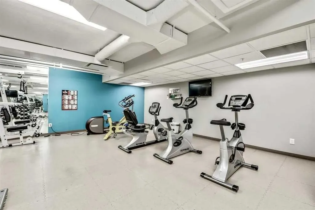 888 4 Avenue SW Calgary AB T2P 0V2