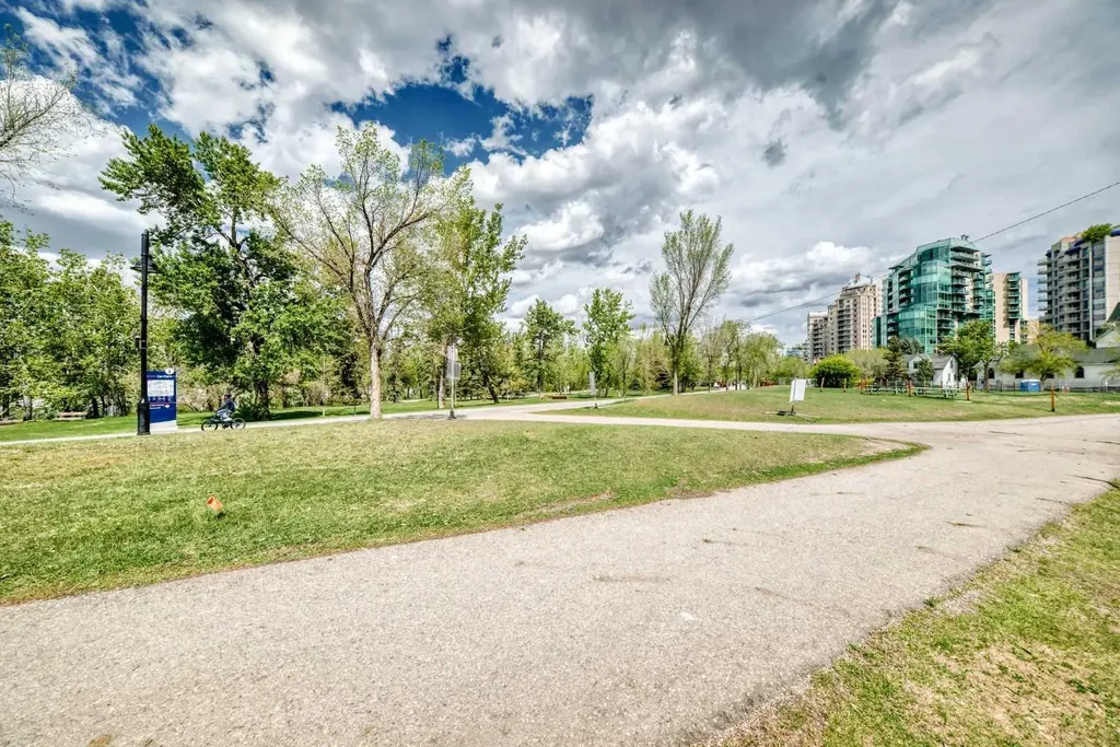 888 4 Avenue SW Calgary AB T2P 0V2