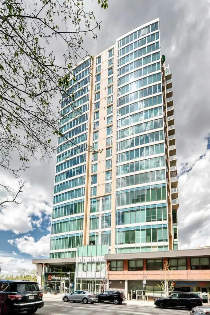 888 4 Avenue SW Calgary AB T2P 0V2