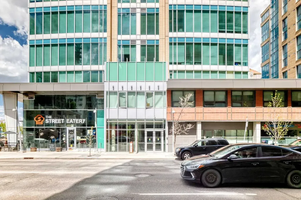 888 4 Avenue SW Calgary AB T2P 0V2