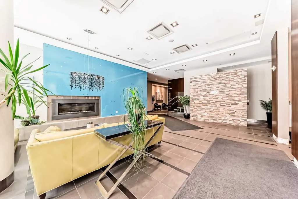 888 4 Avenue SW Calgary AB T2P 0V2