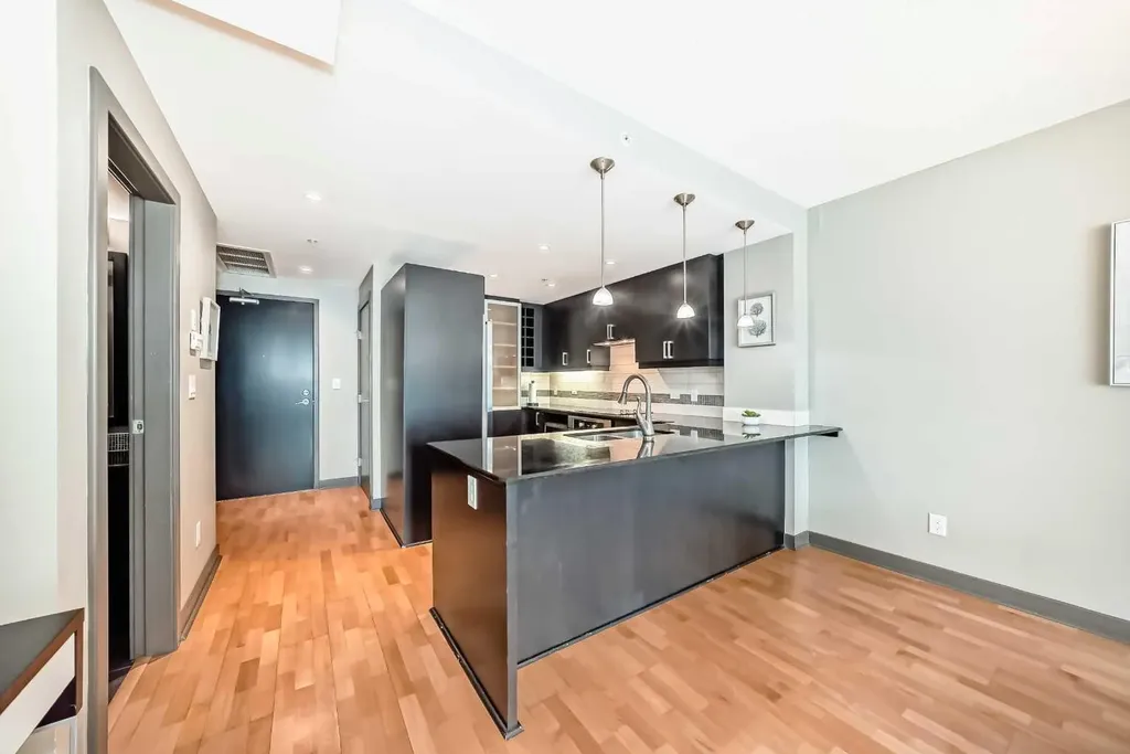 888 4 Avenue SW Calgary AB T2P 0V2
