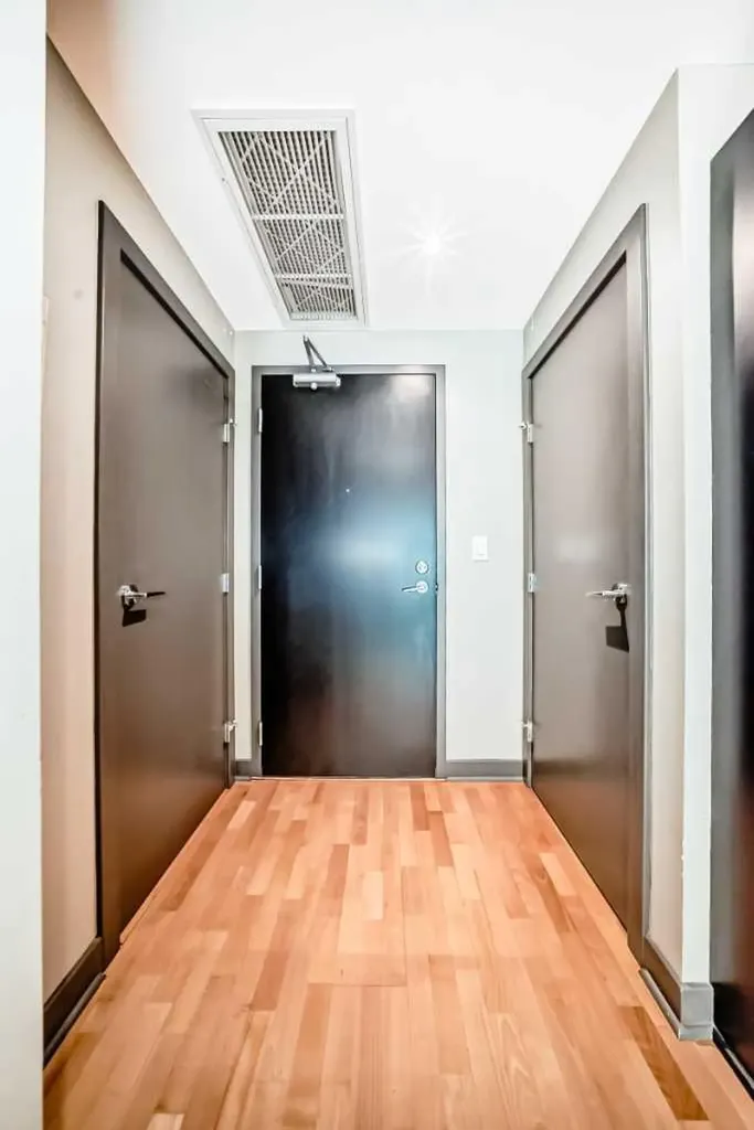 888 4 Avenue SW Calgary AB T2P 0V2