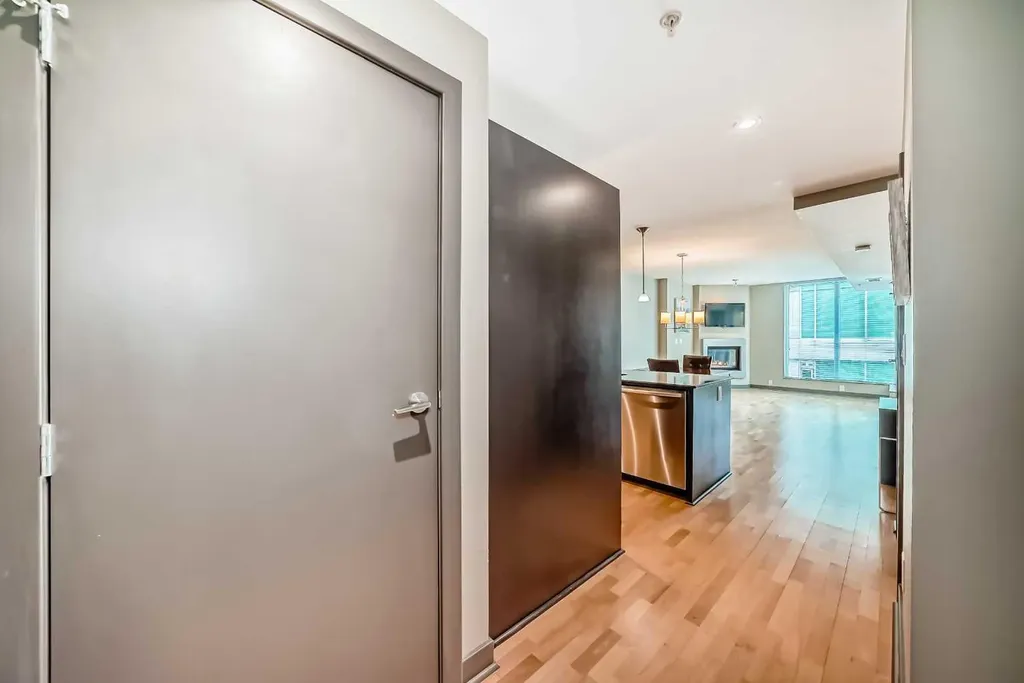 888 4 Avenue SW Calgary AB T2P 0V2