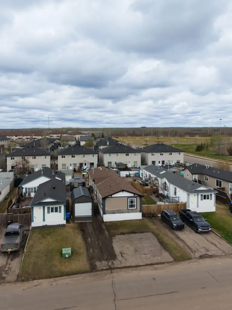 280 Caouette Crescent Fort Mcmurray AB T9K 2H9