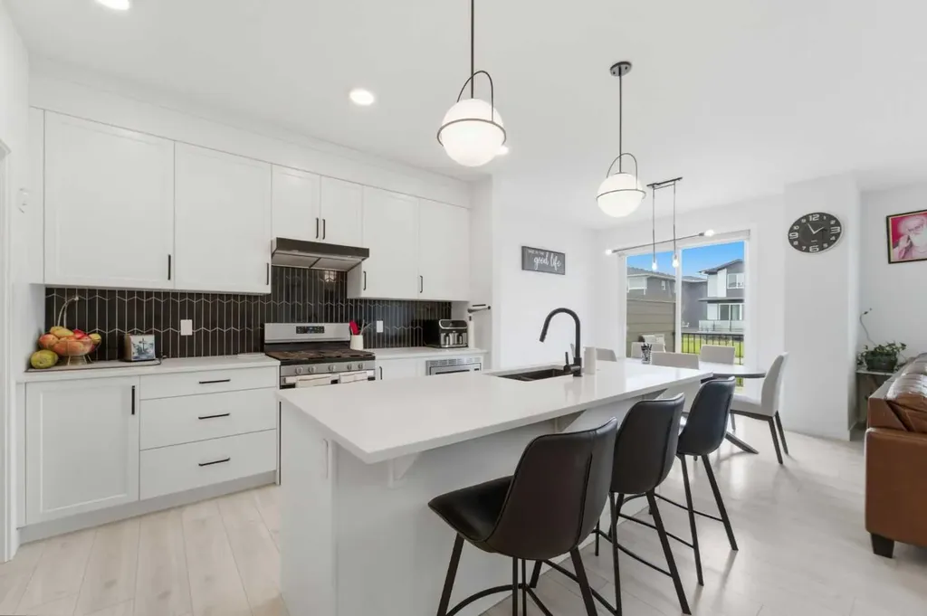 154 South Shore Court Chestermere AB T1X0B4