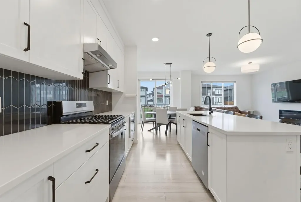 154 South Shore Court Chestermere AB T1X0B4