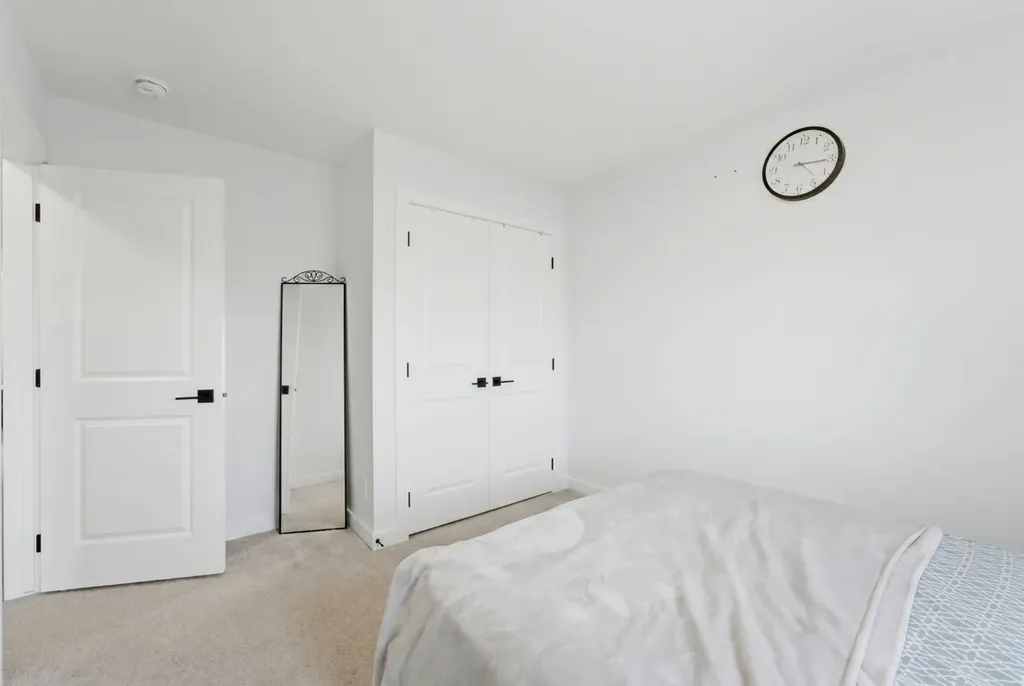 154 South Shore Court Chestermere AB T1X0B4