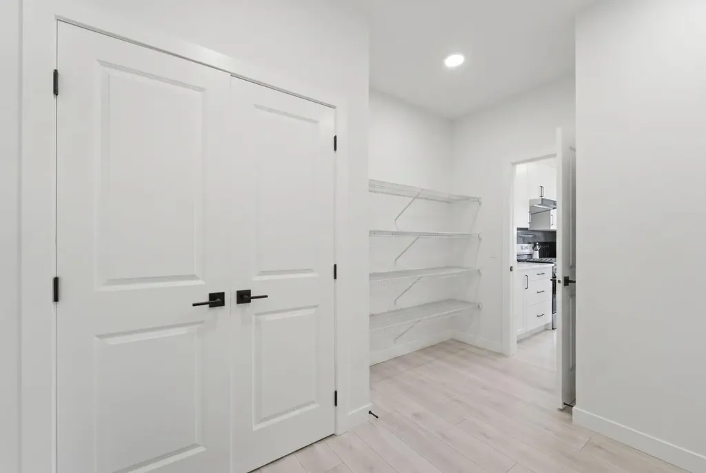 154 South Shore Court Chestermere AB T1X0B4