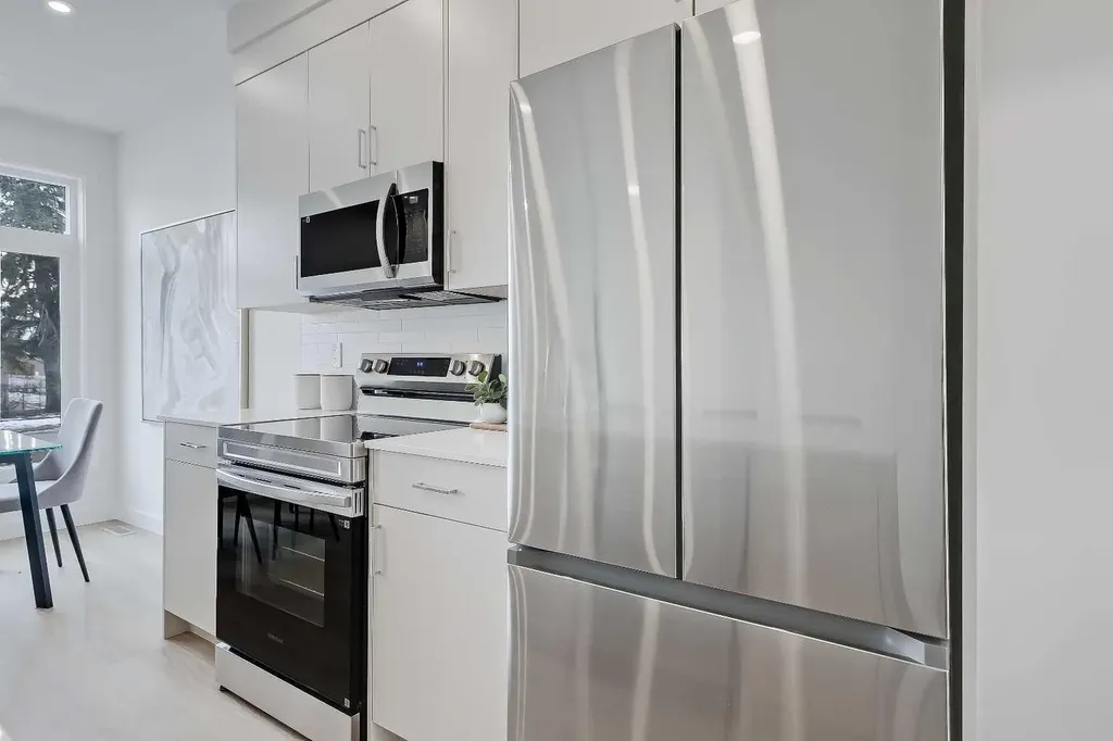 3550 45 Street SW Calgary AB T3E 3V2