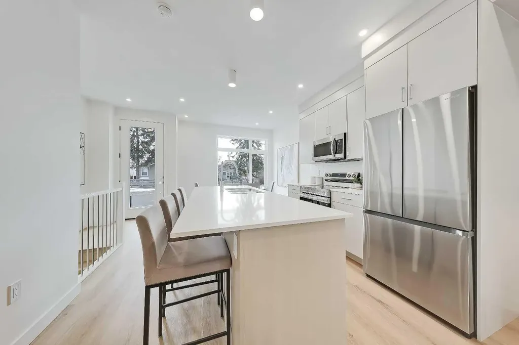 3550 45 Street SW Calgary AB T3E 3V2