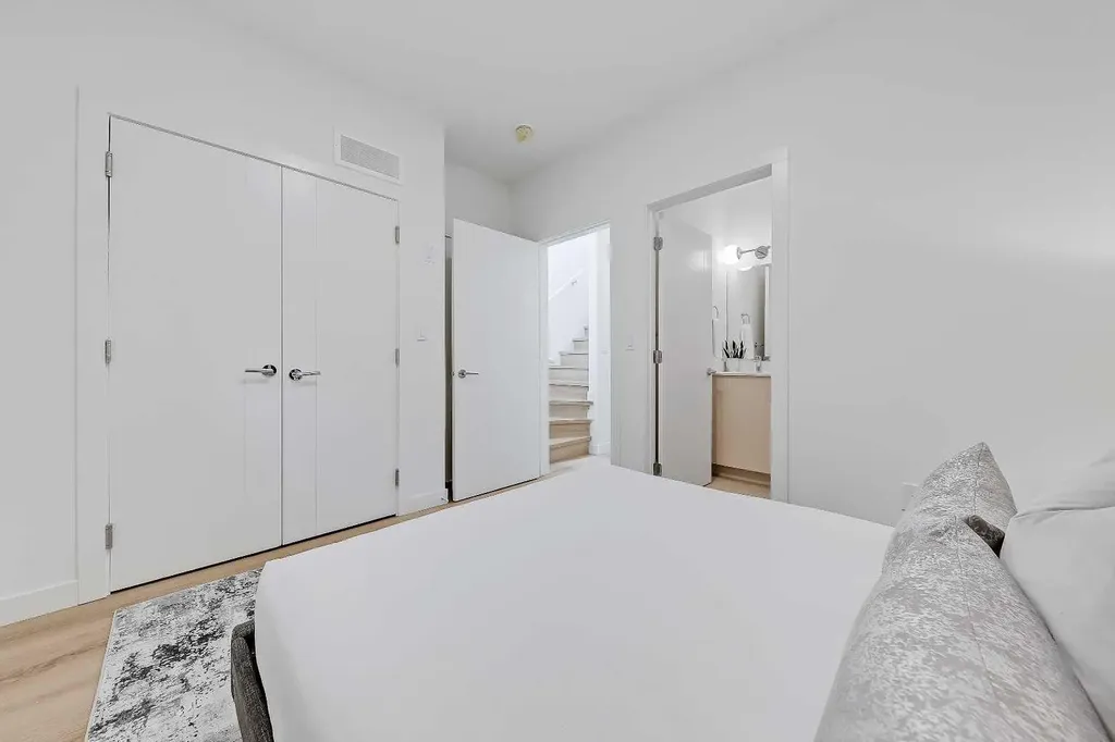 3550 45 Street SW Calgary AB T3E 3V2