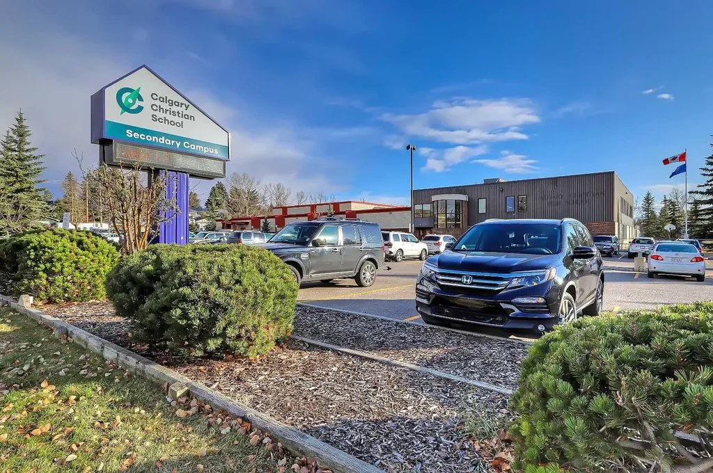 3550 45 Street SW Calgary AB T3E 3V2
