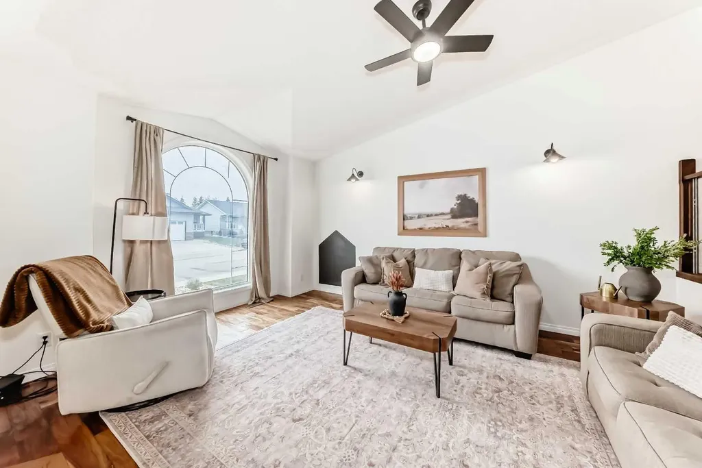 6 Timmons Close Lacombe AB T4L 2M7