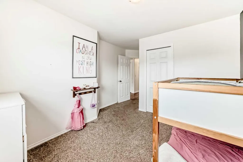 6 Timmons Close Lacombe AB T4L 2M7
