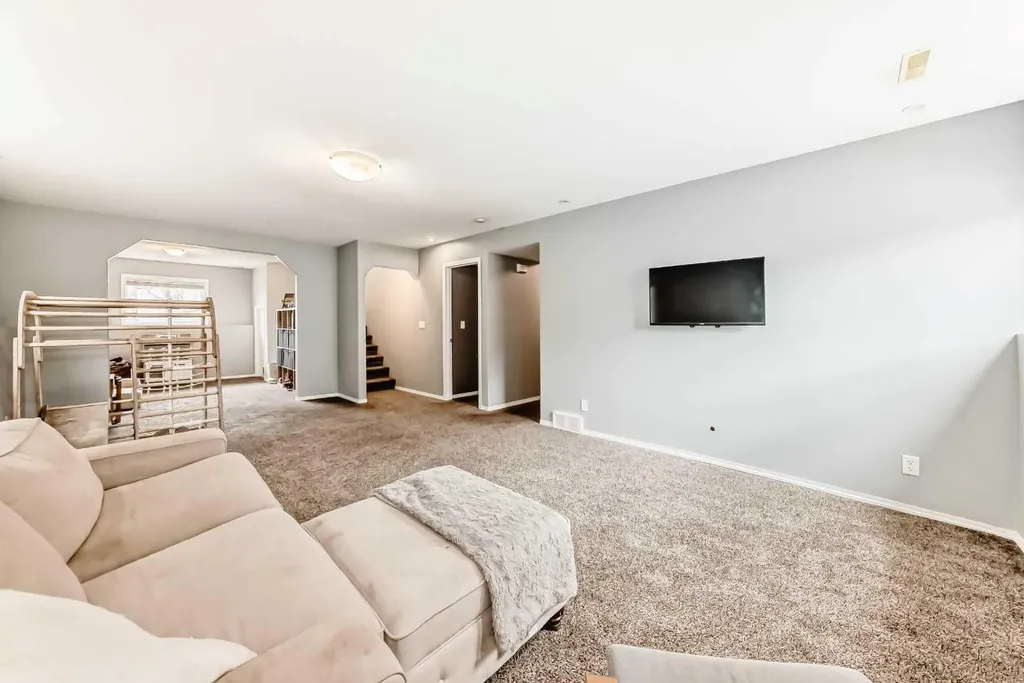 6 Timmons Close Lacombe AB T4L 2M7