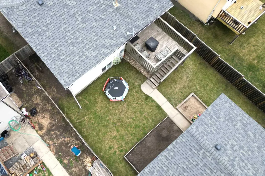 6 Timmons Close Lacombe AB T4L 2M7