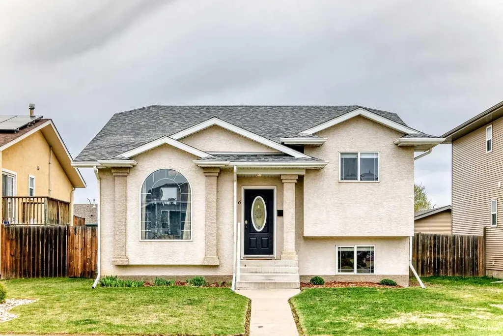 6 Timmons Close Lacombe AB T4L 2M7
