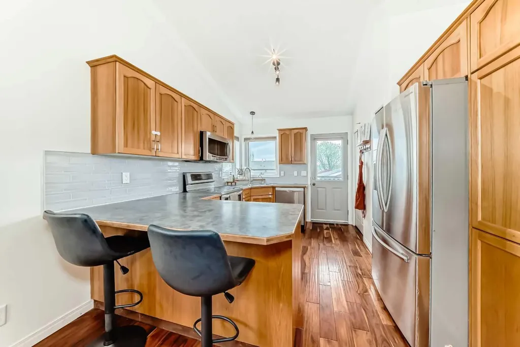 6 Timmons Close Lacombe AB T4L 2M7
