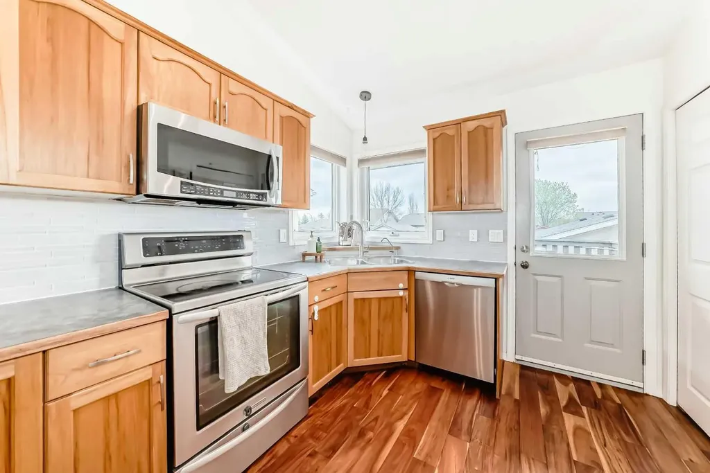 6 Timmons Close Lacombe AB T4L 2M7