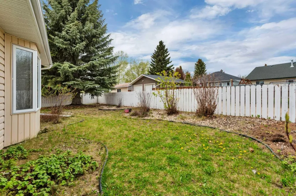 26 Dale Close Red Deer AB T4R 2L5