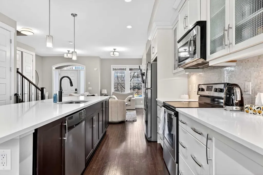 548 Quarry Park Boulevard SE Calgary AB T2C 5E8