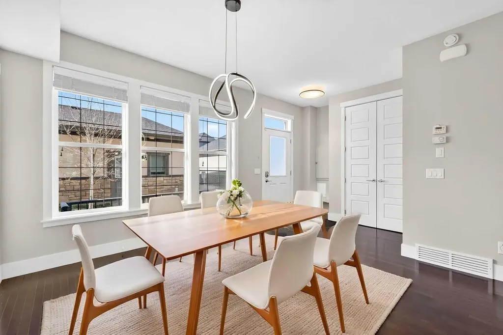 548 Quarry Park Boulevard SE Calgary AB T2C 5E8