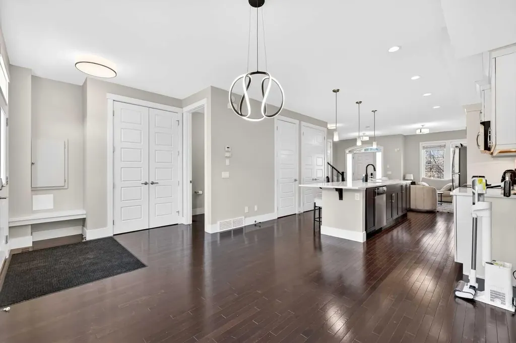 548 Quarry Park Boulevard SE Calgary AB T2C 5E8