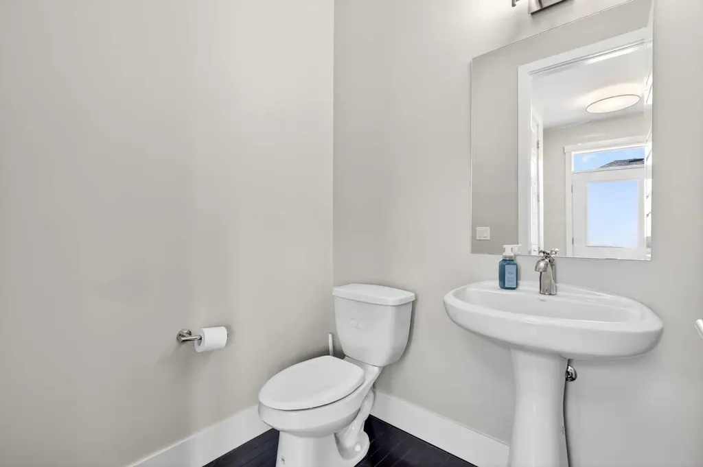 548 Quarry Park Boulevard SE Calgary AB T2C 5E8