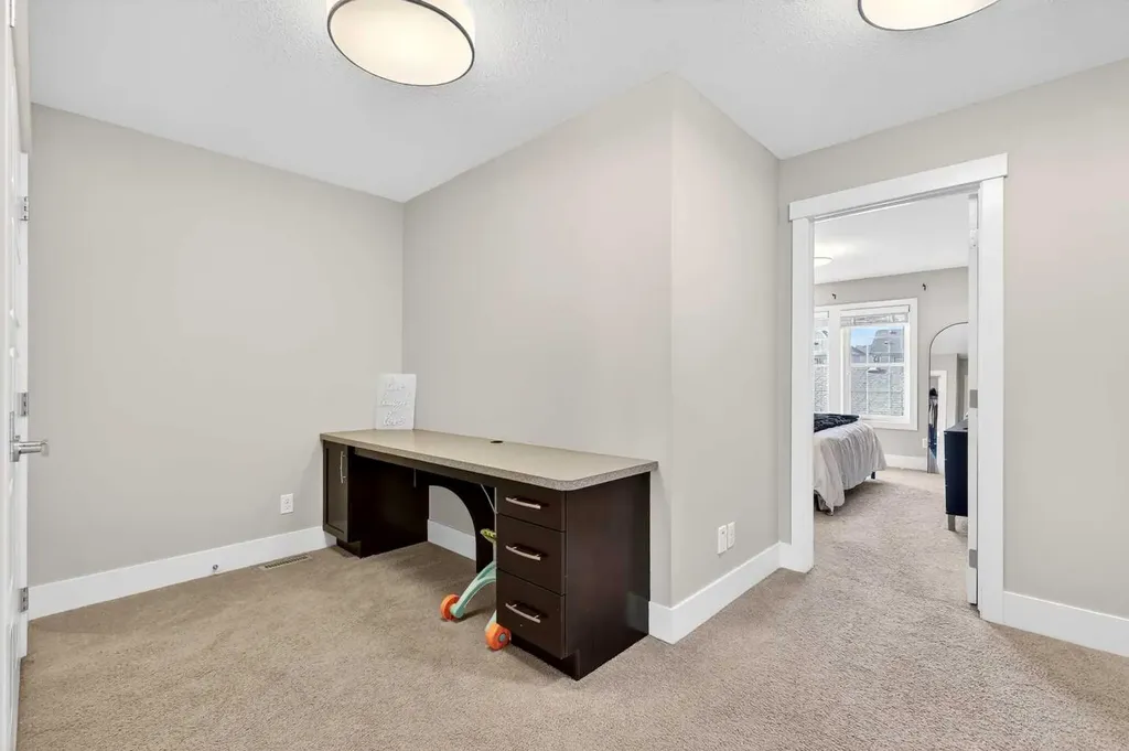 548 Quarry Park Boulevard SE Calgary AB T2C 5E8
