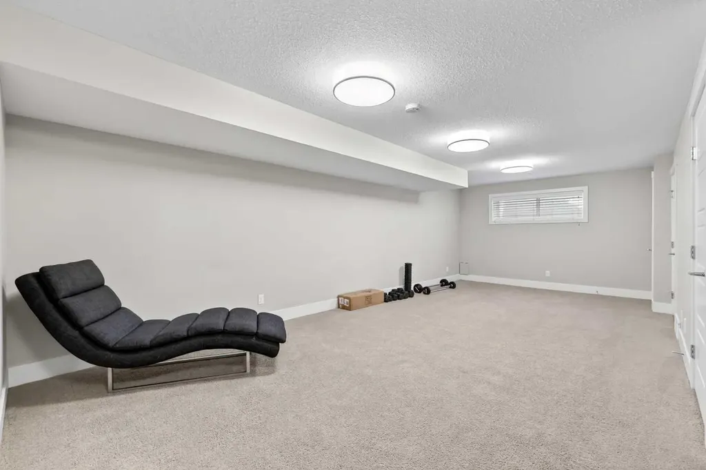548 Quarry Park Boulevard SE Calgary AB T2C 5E8