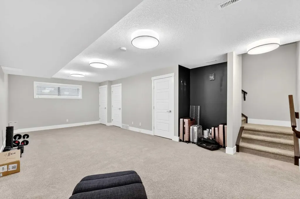 548 Quarry Park Boulevard SE Calgary AB T2C 5E8