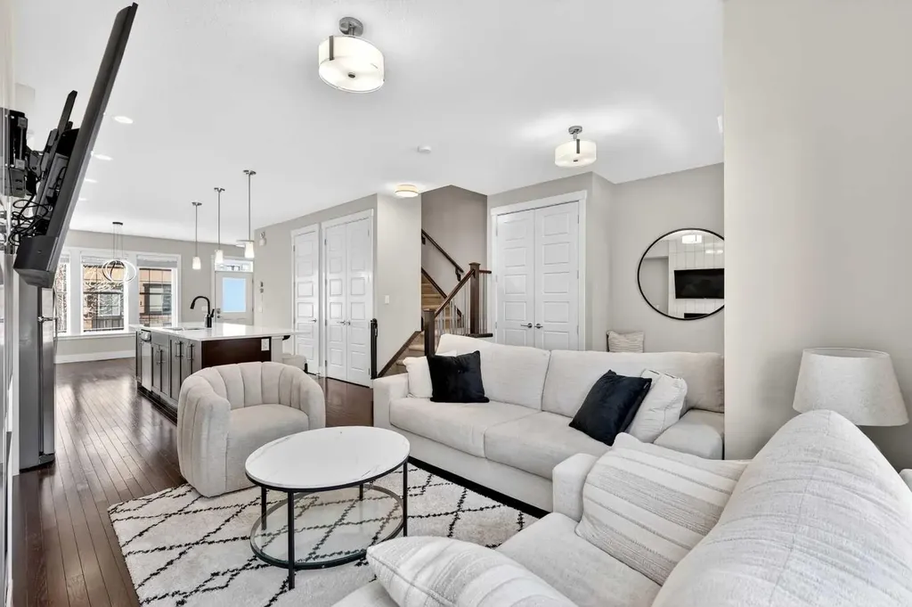 548 Quarry Park Boulevard SE Calgary AB T2C 5E8