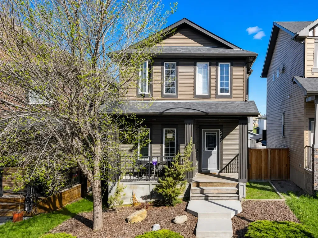 209 Evansdale Landing NW Calgary AB T3P 0C6