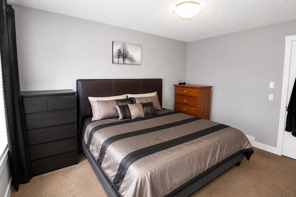 209 Evansdale Landing NW Calgary AB T3P 0C6