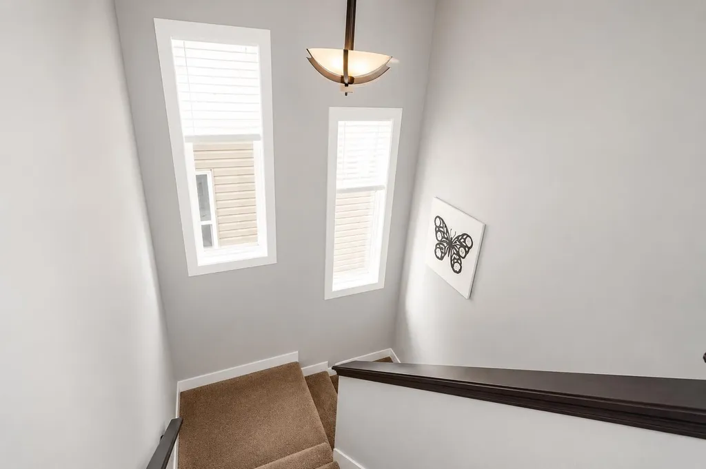 209 Evansdale Landing NW Calgary AB T3P 0C6