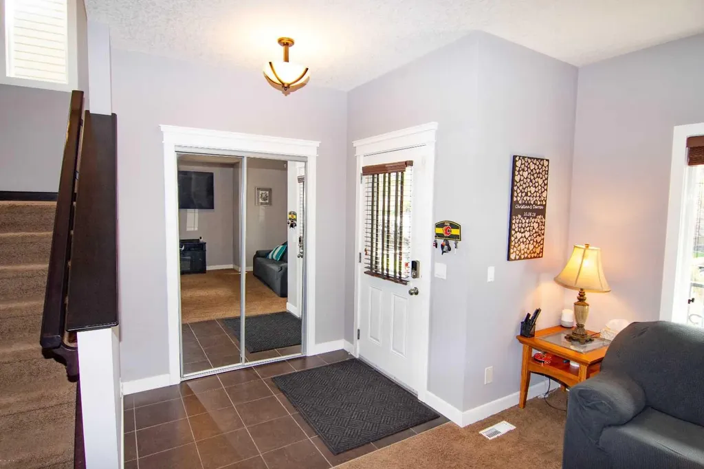 209 Evansdale Landing NW Calgary AB T3P 0C6