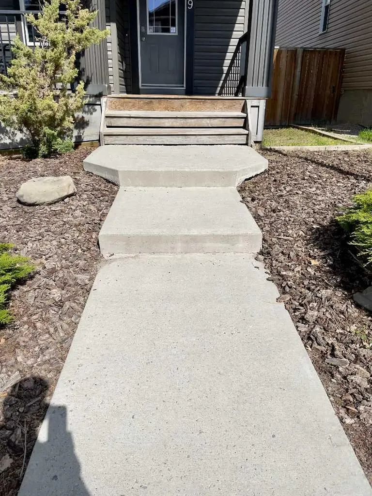 209 Evansdale Landing NW Calgary AB T3P 0C6