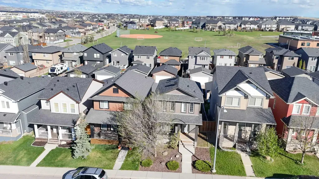 209 Evansdale Landing NW Calgary AB T3P 0C6