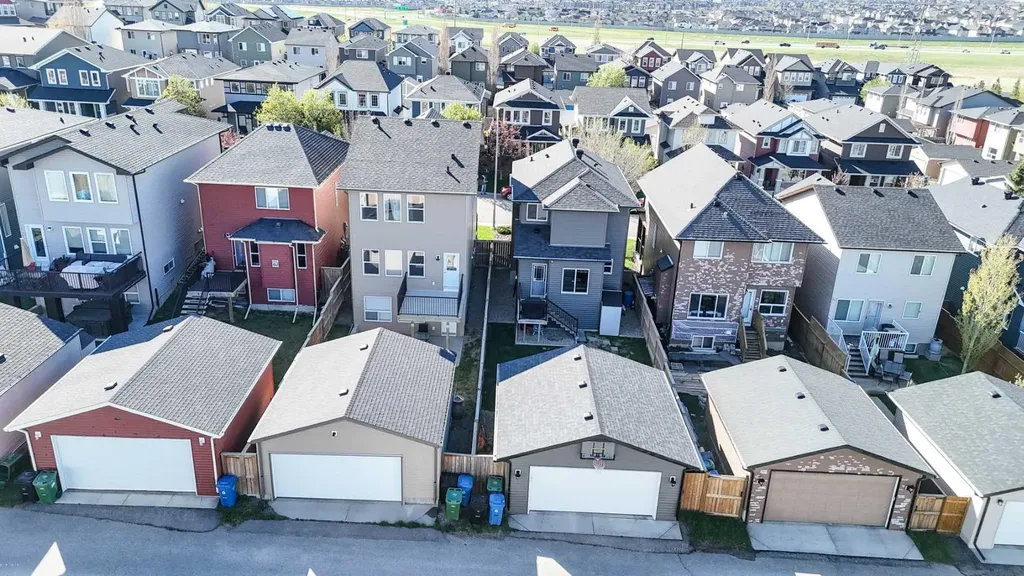 209 Evansdale Landing NW Calgary AB T3P 0C6