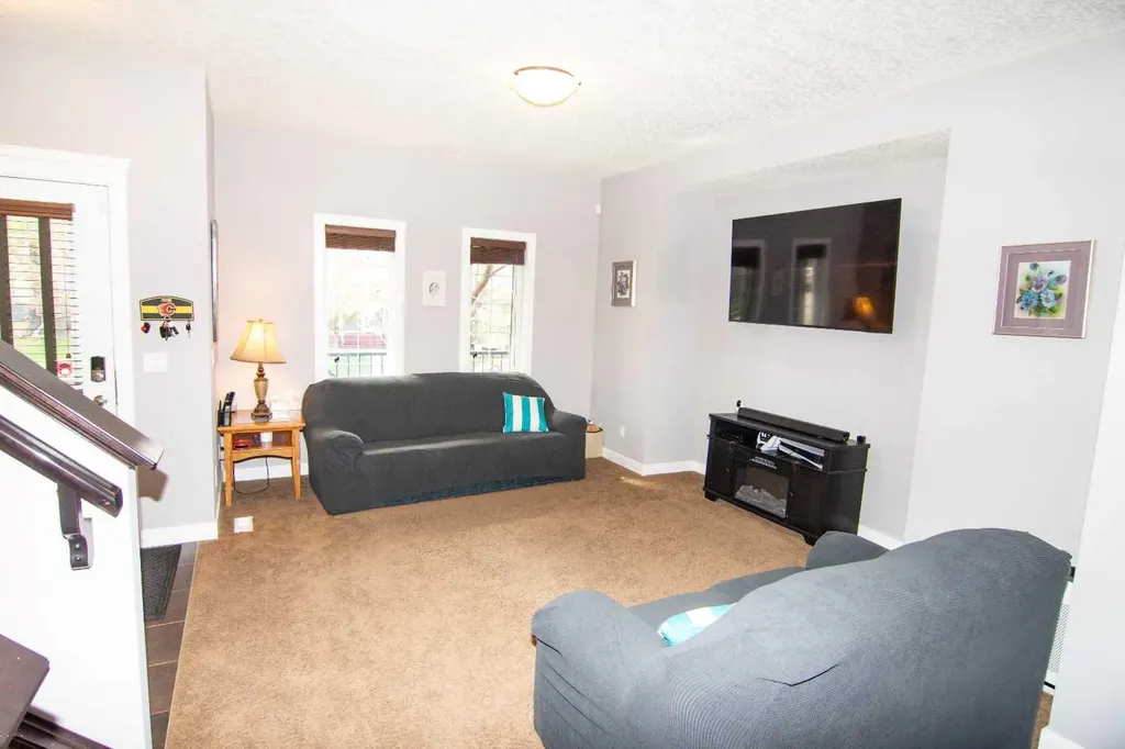 209 Evansdale Landing NW Calgary AB T3P 0C6