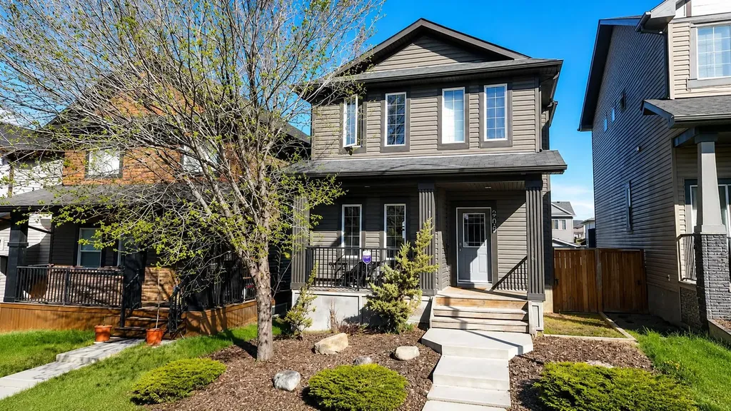 209 Evansdale Landing NW Calgary AB T3P 0C6