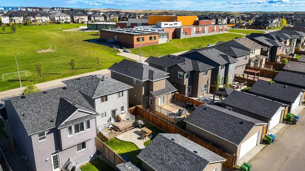 209 Evansdale Landing NW Calgary AB T3P 0C6