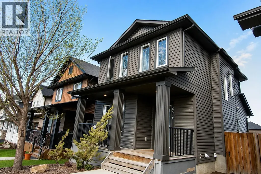 209 Evansdale Landing NW Calgary AB T3P 0C6