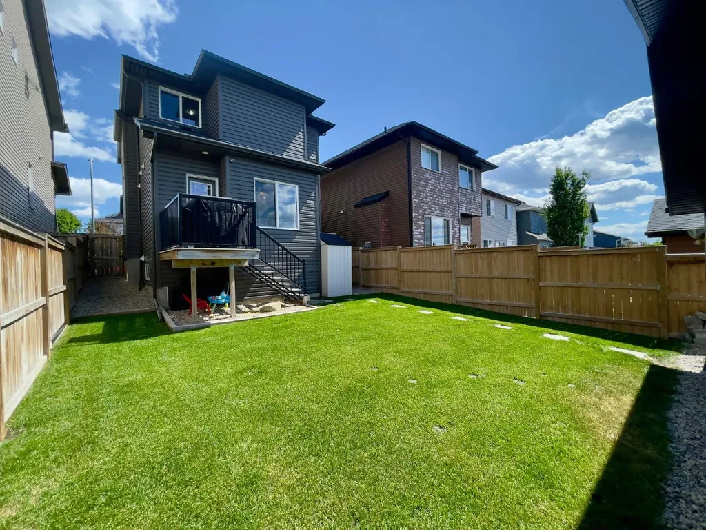 209 Evansdale Landing NW Calgary AB T3P 0C6