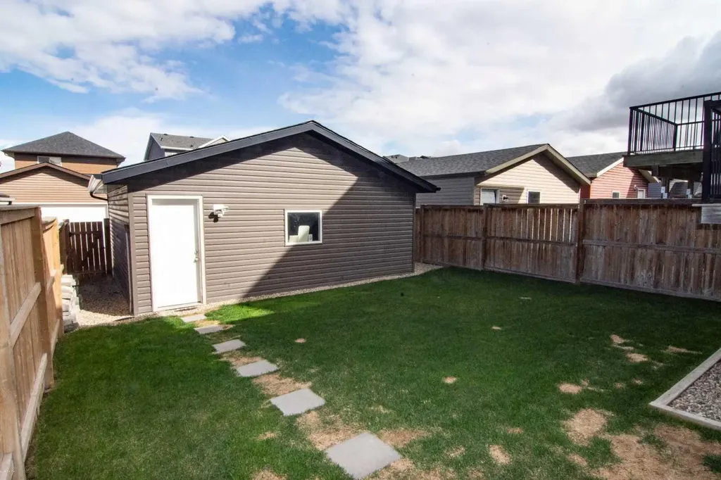209 Evansdale Landing NW Calgary AB T3P 0C6