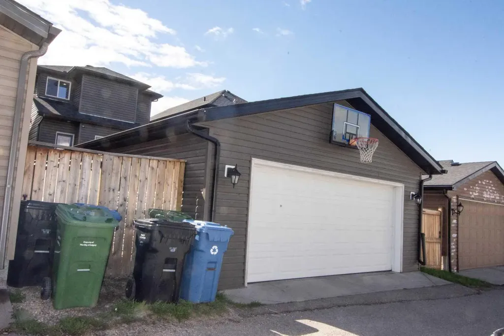 209 Evansdale Landing NW Calgary AB T3P 0C6