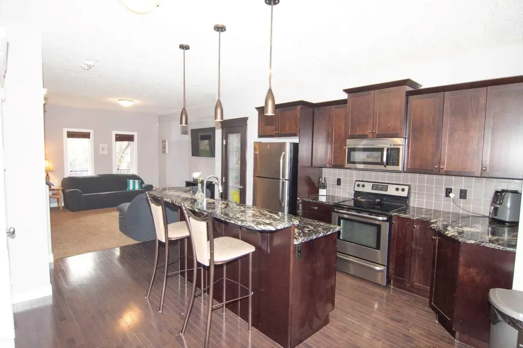 209 Evansdale Landing NW Calgary AB T3P 0C6
